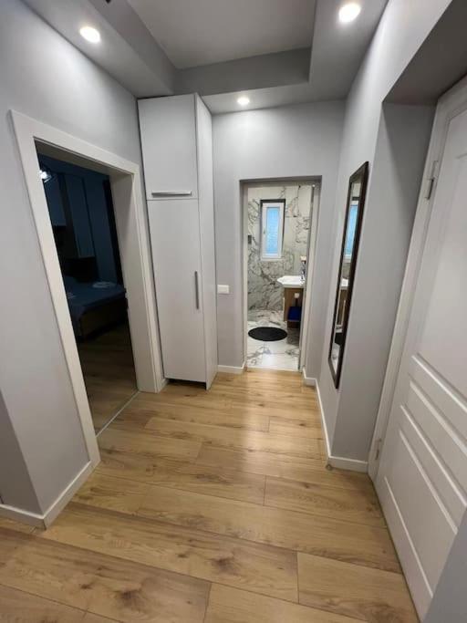 Starlight Downtown Apartment Tiranë Eksteriør bilde